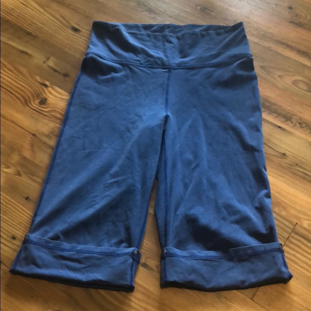 Lululemon VINTAGE Convertible snap bottom cropped - Picture 2 of 8